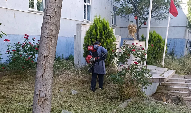 Edirne'de Kurtuluş İlkokulu'ndaki 'ot' krizinde belediye şaşırttı!