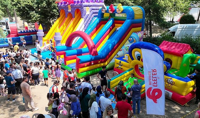 Efeler'in minikleri Çocuk Şenliği'nde bir araya geldi