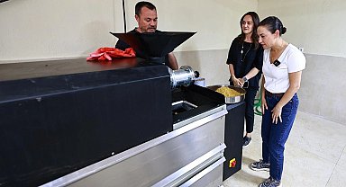 Efes Selçuk'ta atık yemekler mamaya dönüşüyor