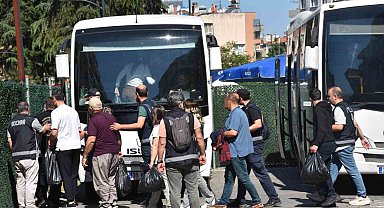 Ege Üniversitesi'ndeki yolsuzluk operasyonunda, eski dekan ve başhekim dahil 27 tutuklama
