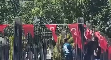 Elazığ'da çocukların 'Türk' bayrağı hassasiyeti