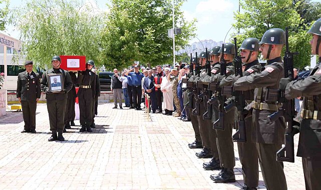 Elazığ'da Kıbrıs Gazisi Acar son yolculuğuna uğurlandı