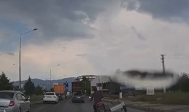 Elazığ'da motosiklet sürücüsünden tehlikeli yolculuk