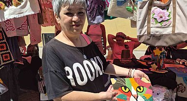 Emekli kadınların el emeği göz nuru ürünleri ekonomiye dönüşüyor