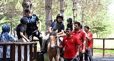 EMŞAV şehit ve gazi çocuklarıyla bir araya geldi