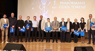 ERÜ'de '2025 Yılı Araştırma Performans Ödül Töreni' düzenlendi
