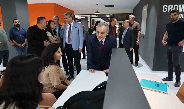 ERÜ'nün yenilenen Kadir Has Merkez Kütüphanesi hizmete açıldı