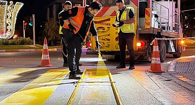 Erzincan'da yol çizgileri yenileniyor