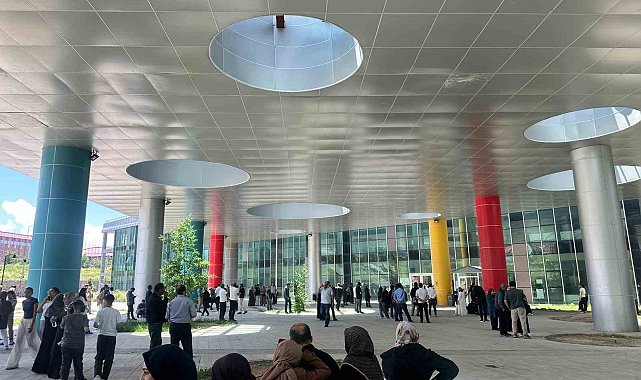 Erzurum'da kapılar kapanırken nefesler tutuldu: YKS'de son dakika koşusu kamerada