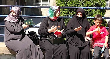 Erzurum'da LGS heyecanı; Öğrenciler sınavda, velileri dışarıda ter döktü