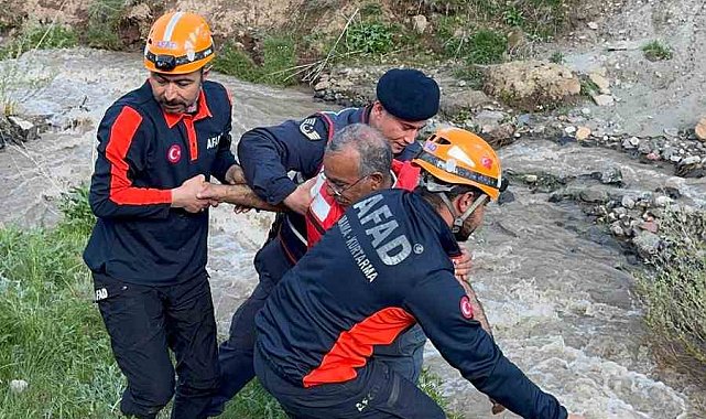 Erzurum'da mantar toplarken mahsur kalan çift kurtarıldı