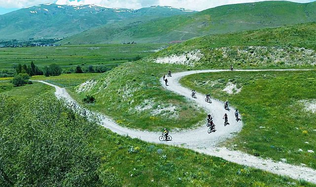 Erzurum'un "Demir Atlıları" yollara çıktı: Her hafta sonu yeni bir rota, yeni bir macera