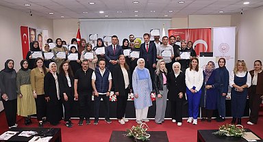 Erzurum'da "Benim Köklü Ailem" projesinde sertifika sevinci
