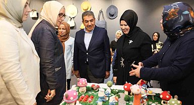 Esenler'de "Meslek Edindirme Kursları Yıl Sonu Sergisi" açıldı