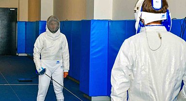 Esenyurt Belediyesi, gençleri disiplin ve stratejinin sporu eskrim ile buluşturuyor