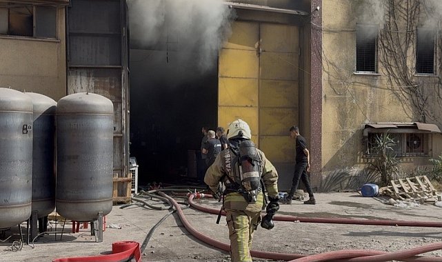 Esenyurt'ta su pompası fabrikasında yangın