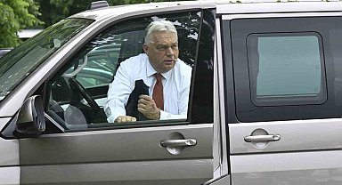 Eski Macaristan Başbakanı Orban, genel seçimlerdeki yenilgisine rağmen yeniden Fidesz lideri seçildi