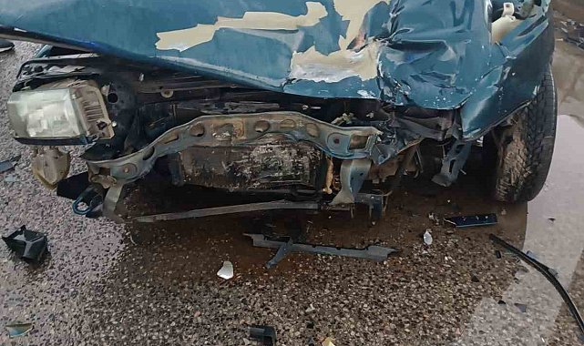 Eskişehir-Afyonkarahisar yolunda feci kaza: 2'si ağır 4 yaralı