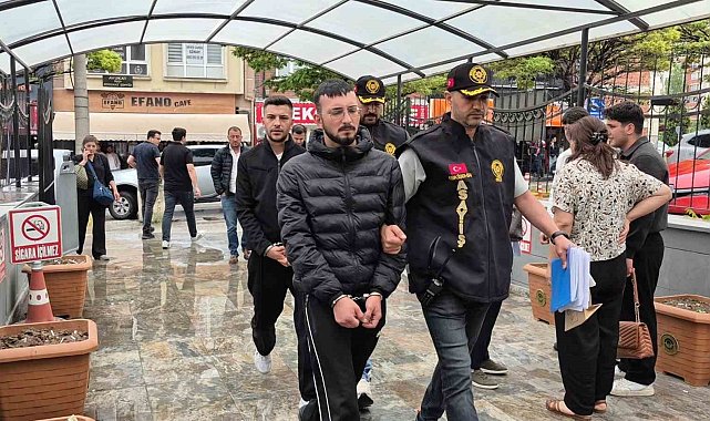 Eskişehir'de silahlı kavga olayının 2 şüphelisi adliyeye çıkarıldı