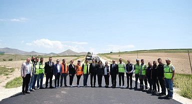 Eskişehir'de Sivrihisar-Çeltik yolunda asfalt çalışması