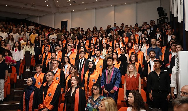 Fen Fakültesi'nde mezuniyet gururu
