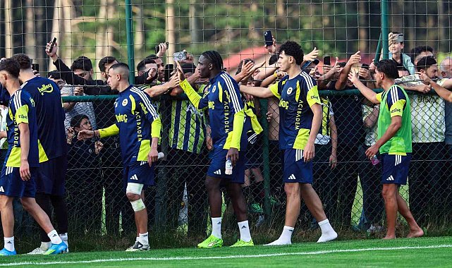 Fenerbahçe, günü çift antrenmanla tamamladı