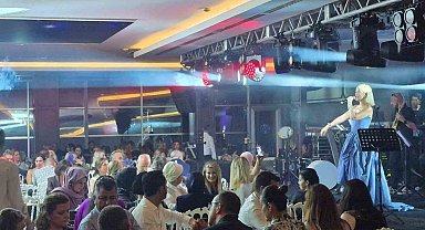 Ferhat Göçer ve Ömür Gedik'ten konser