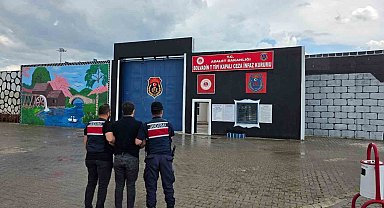 FETÖ'den aranan şahsı jandarma yakaladı