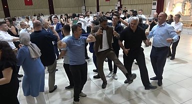 Fildişi Sahilli gençler düğününde halay ve yöresel oyunlarla ilgi odağı oldu