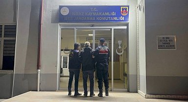 Firari şahıslar jandarmadan kaçamadı