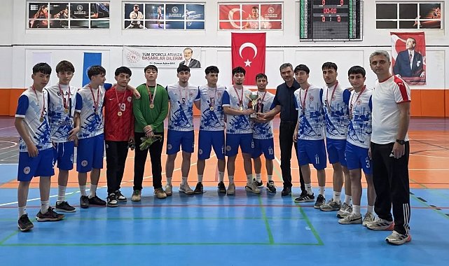 Futsalda şampiyonluk sevinci