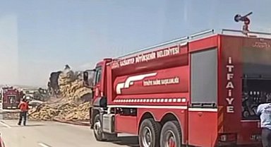 Gaziantep'te saman balyası yüklü tırda yangın