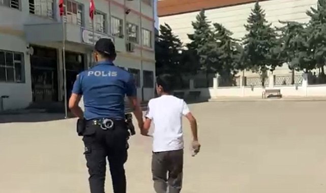 Gaziantep'te sınava geç kalan ve belgesini unutan öğrencilerin yardımına polis yetişti