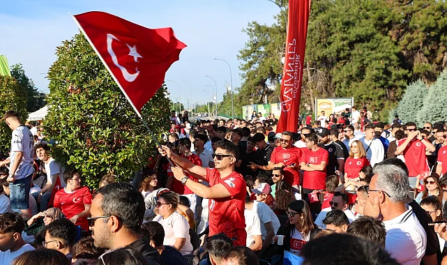 Gaziantep'te milli heyecan Üniversite Meydanı'nda yaşandı