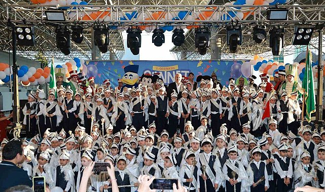 Gebze'deki sünnet şöleninde çocuklar doyasıya eğlendi