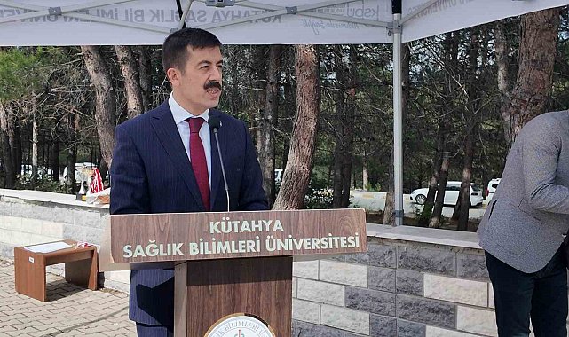 Gediz Sağlık Hizmetleri MYO'dan mezun olan 220 öğrenci sağlık ordusuna katıldı