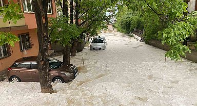 Gümüşhane'de dolu ve sağanak hayatı felç etti