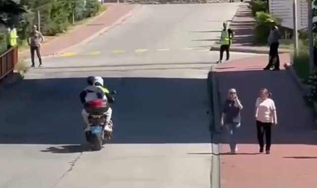 Gümüşhane'de polis ekiplerinden YKS'ye giren öğrencilere destek