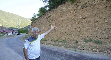 Gümüşhane'de vatandaşların tapulu arazileri toprak kaymaları nedeniyle her geçen gün küçülüyor