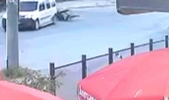 Hafif ticari araç ile çarpışan motosikletin sürücüsü yaralandı