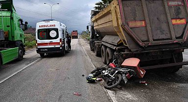 Hafriyat kamyonuyla çarpışan motosikletin sürücüsü yaralandı