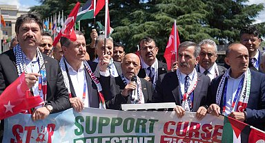 HAK-İŞ, BM Cenevre Ofisi önünde Filistin'e destek gösterisi düzenledi