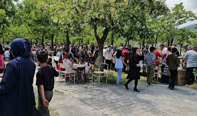 Hasköy'de Gazze yararına hayır çarşısı kuruldu