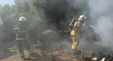 Hatay'da bahçe ve çadır yangını