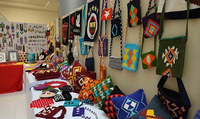 Hatay'da hükümlülerin el emeği eserleri sergilendi