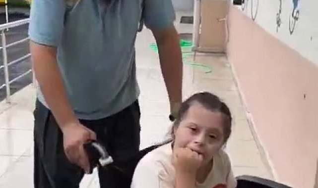 Her gün özel kızını okula getiren babaya duygulandıran sürpriz