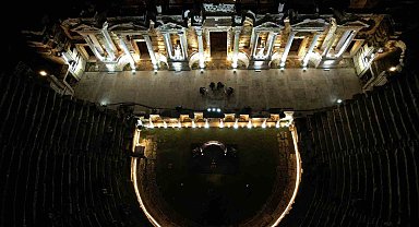 Hierapolis'te gece müzeciliğinde yeni sezon başladı