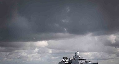 Hollanda, Hürmüz Boğazı'ndaki muhtemel mayın temizleme görevi için bölgeye bir fırkateyn gönderdi