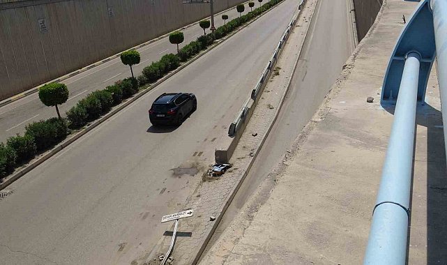 Hurdaya dönen Tofaş'taki 3 kişi yaralandı