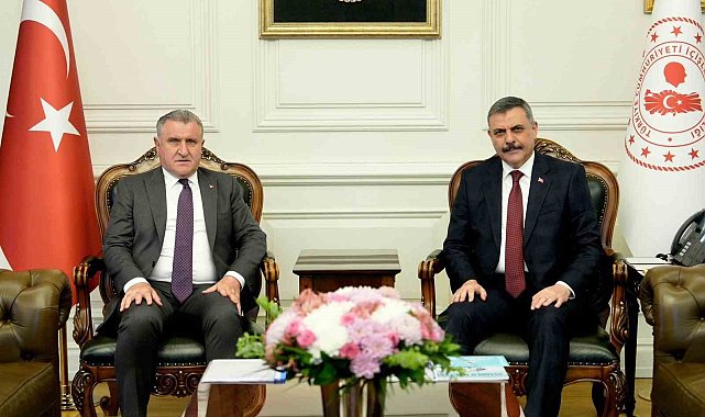 İçişleri Bakanı Çiftçi, Gençlik ve Spor Bakanı Bak ile görüştü